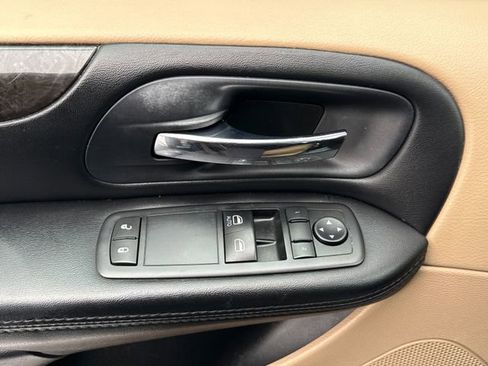 Used 2016 Dodge Grand Caravan SE w/ Quick Order Package 29E SE image 17