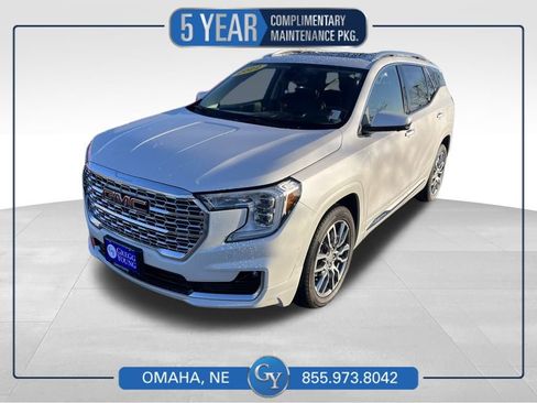 Used 2022 GMC Terrain Denali w/ Denali Premium Package image 1