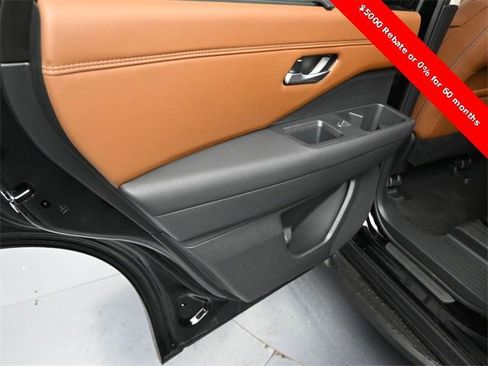 New 2025 Nissan Pathfinder Platinum image 32