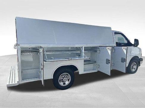 New 2025 Chevrolet Express 3500 Work Van 2D Chassis w/ Power Convenience Package image 28