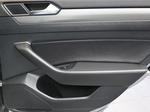 Used 2019 Volkswagen Arteon SE FWD image 14