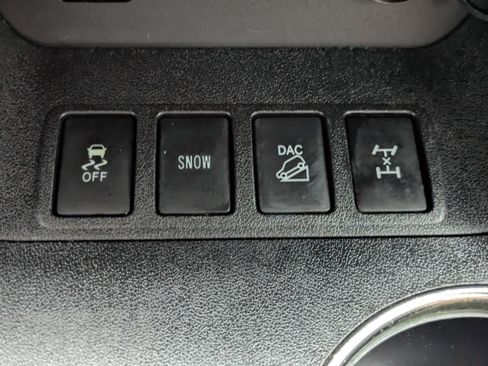 Used 2017 Toyota Highlander Limited image 29