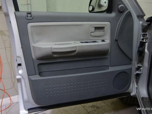 Used 2005 Dodge Dakota SLT image 7