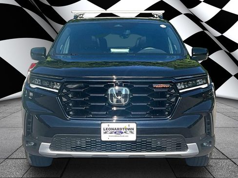 Used 2023 Honda Pilot TrailSport image 3