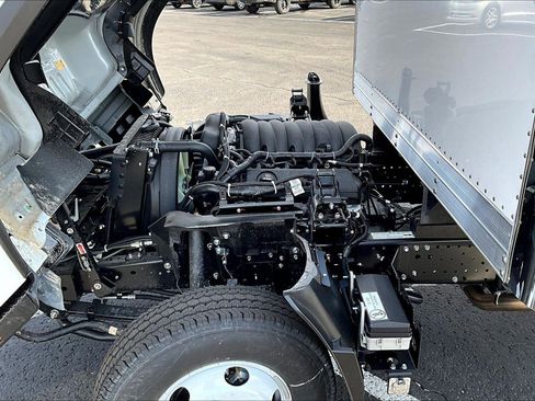 New 2025 Chevrolet Low Cab Forward image 10