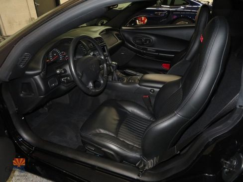 Used 2001 Chevrolet Corvette Z06 w/ Memory Pkg RWD image 3