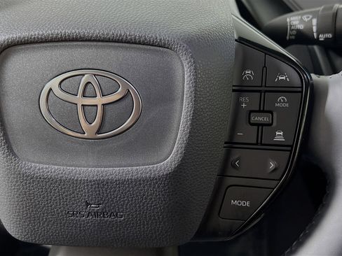 Used 2025 Toyota Prius XLE FWD image 20
