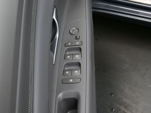 Certified 2024 Hyundai Elantra SEL w/ Convenience Package FWD image 10