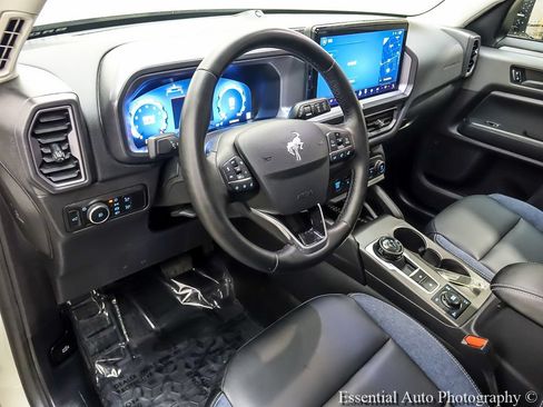 Used 2025 Ford Bronco Sport Outer Banks w/ Sasquatch Outer Banks Package AWD/4WD image 11