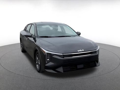 Used 2025 Kia K4 FWD image 3