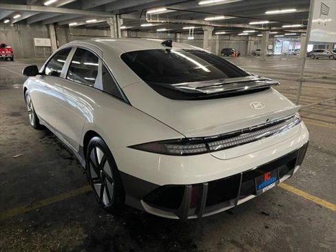 New 2025 Hyundai Ioniq 6 SE image 3