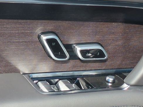 New 2025 Land Rover Range Rover SE image 16