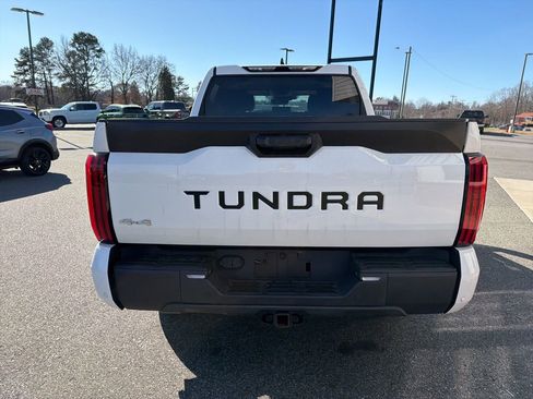 Used 2022 Toyota Tundra SR5 w/ SR5 Convenience Package image 7