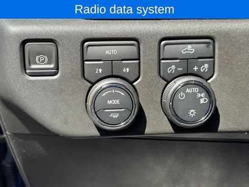 Used 2023 Chevrolet Silverado 1500 LT AWD/4WD image 14