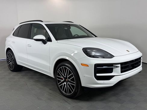 Certified 2026 Porsche Cayenne S AWD/4WD image 9