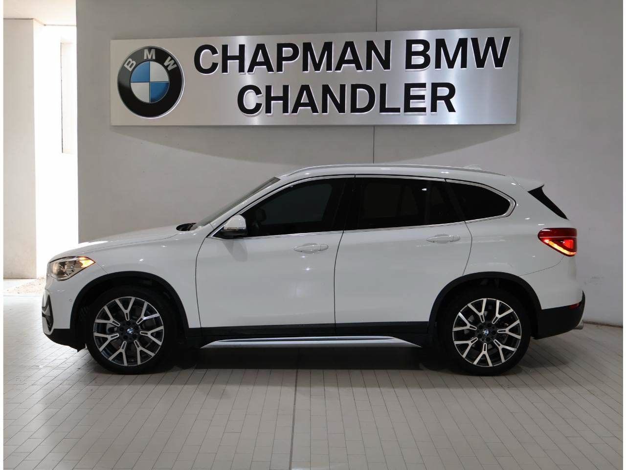 Used 2022 BMW X1 xDrive28i w/ Convenience Package AWD/4WD image 3