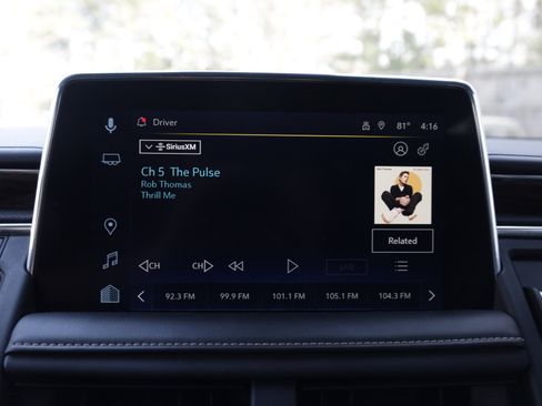 Used 2023 Chevrolet Suburban Premier image 10