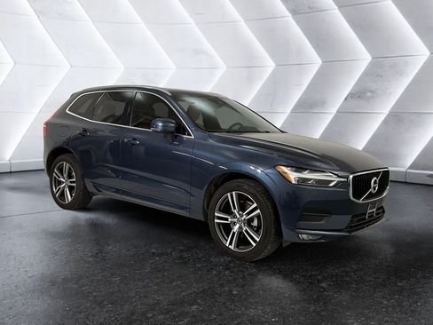 Used 2020 Volvo XC60 T5 Momentum w/ Protection Package Premier AWD/4WD image 1