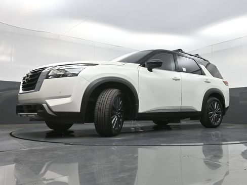 Used 2023 Nissan Pathfinder SL w/ SL Premium Package FWD image 29