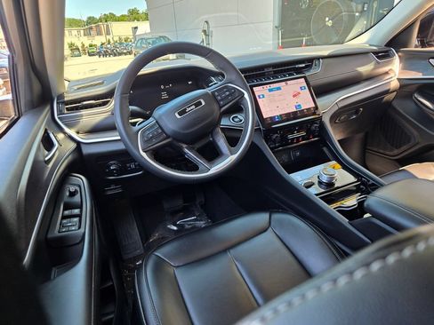 Certified 2023 Jeep Grand Cherokee L Limited AWD/4WD image 15