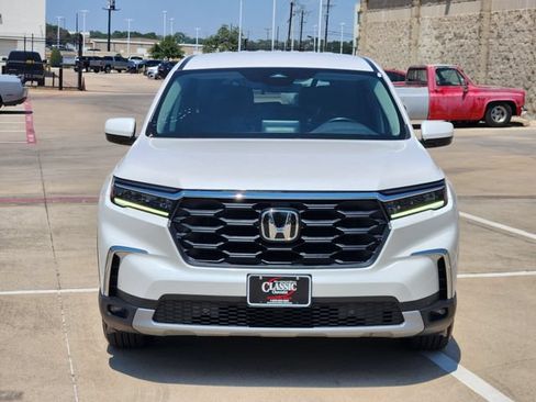 Used 2025 Honda Pilot EX-L image 10