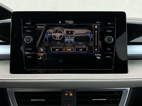 Used 2025 Volkswagen Taos SE image 31