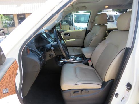 Used 2017 Nissan Armada Platinum w/ Interior Lighting Package AWD/4WD image 10