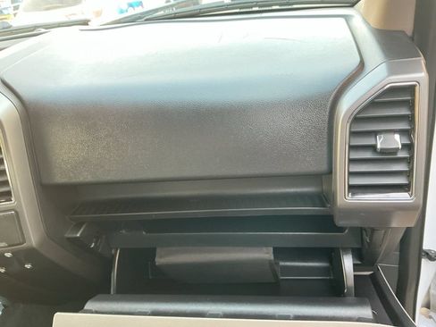 Used 2018 Ford F150 XLT w/ Heavy-Duty Payload Package AWD/4WD image 27