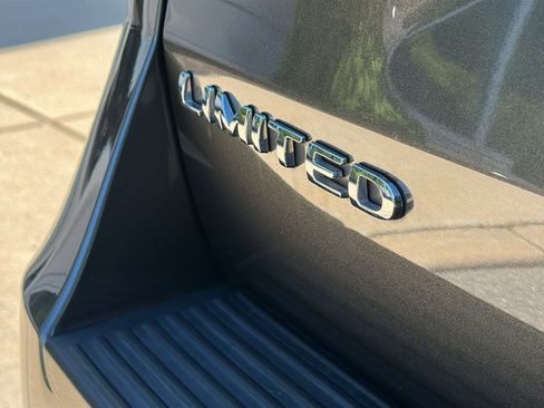 Used 2020 Ford Expedition Limited w/ Special Edition Package AWD/4WD image 10