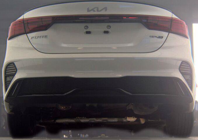 Used 2024 Kia Forte GT-Line w/ GT-Line Premium Package FWD image 6