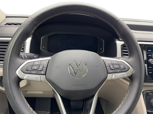 Used 2023 Volkswagen Atlas SE w/ Panoramic Sunroof Package image 60