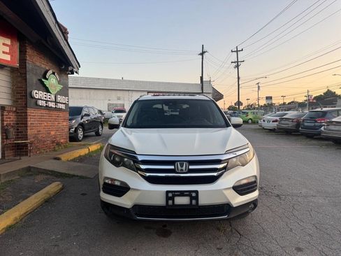 Used 2018 Honda Pilot Touring image 8
