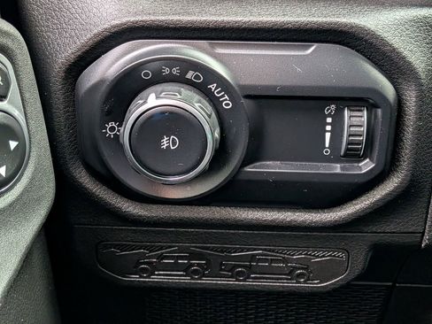 Used 2025 Jeep Wrangler Unlimited Sport AWD/4WD image 17