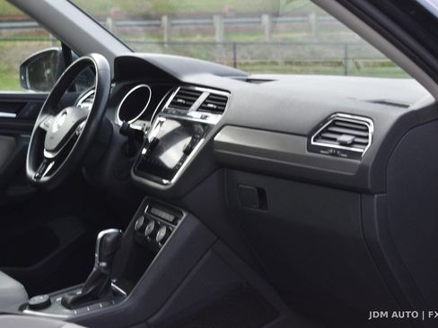 Used 2019 Volkswagen Tiguan SE image 16