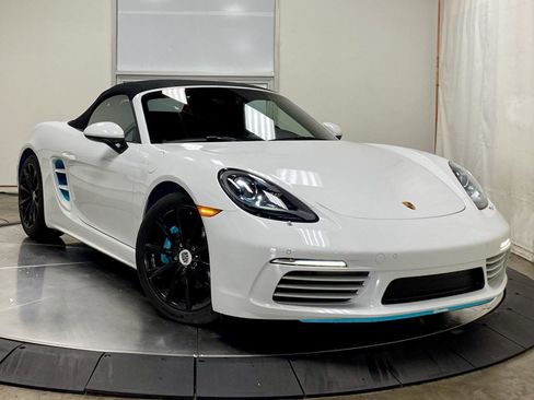 Used 2025 Porsche 718 Boxster w/ Premium Package RWD image 11