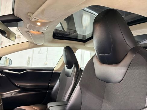 Used 2016 Tesla Model S 70D image 25