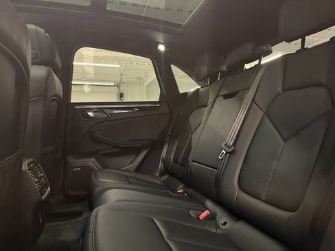 Certified 2026 Porsche Macan AWD/4WD image 30