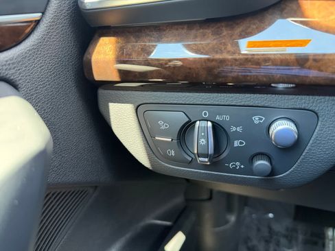 Used 2018 Audi Q5 Prestige w/ Prestige Package AWD/4WD image 26