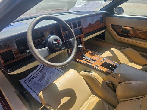 Used 1987 Chevrolet Corvette Coupe image 9