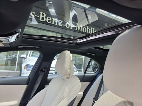 Used 2024 Mercedes-Benz C 300 Sedan image 12