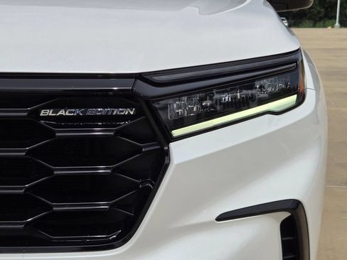 Used 2025 Honda Pilot Black Edition image 34