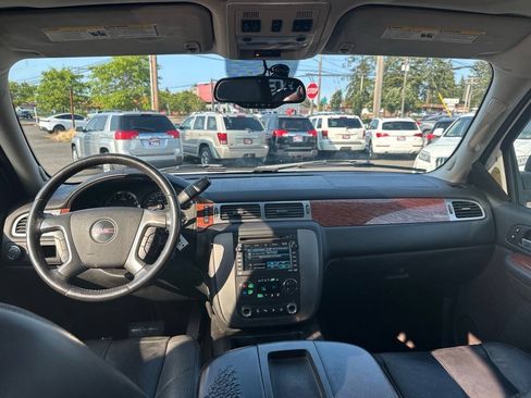 Used 2007 GMC Yukon SLT w/ SLT Preferred Equipment Group RWD image 21