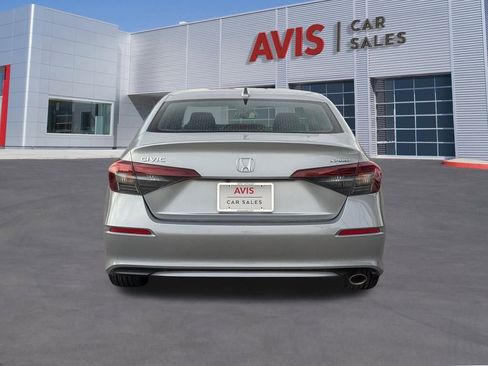 Used 2025 Honda Civic Sport image 5