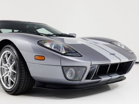 Used 2006 Ford GT RWD image 55
