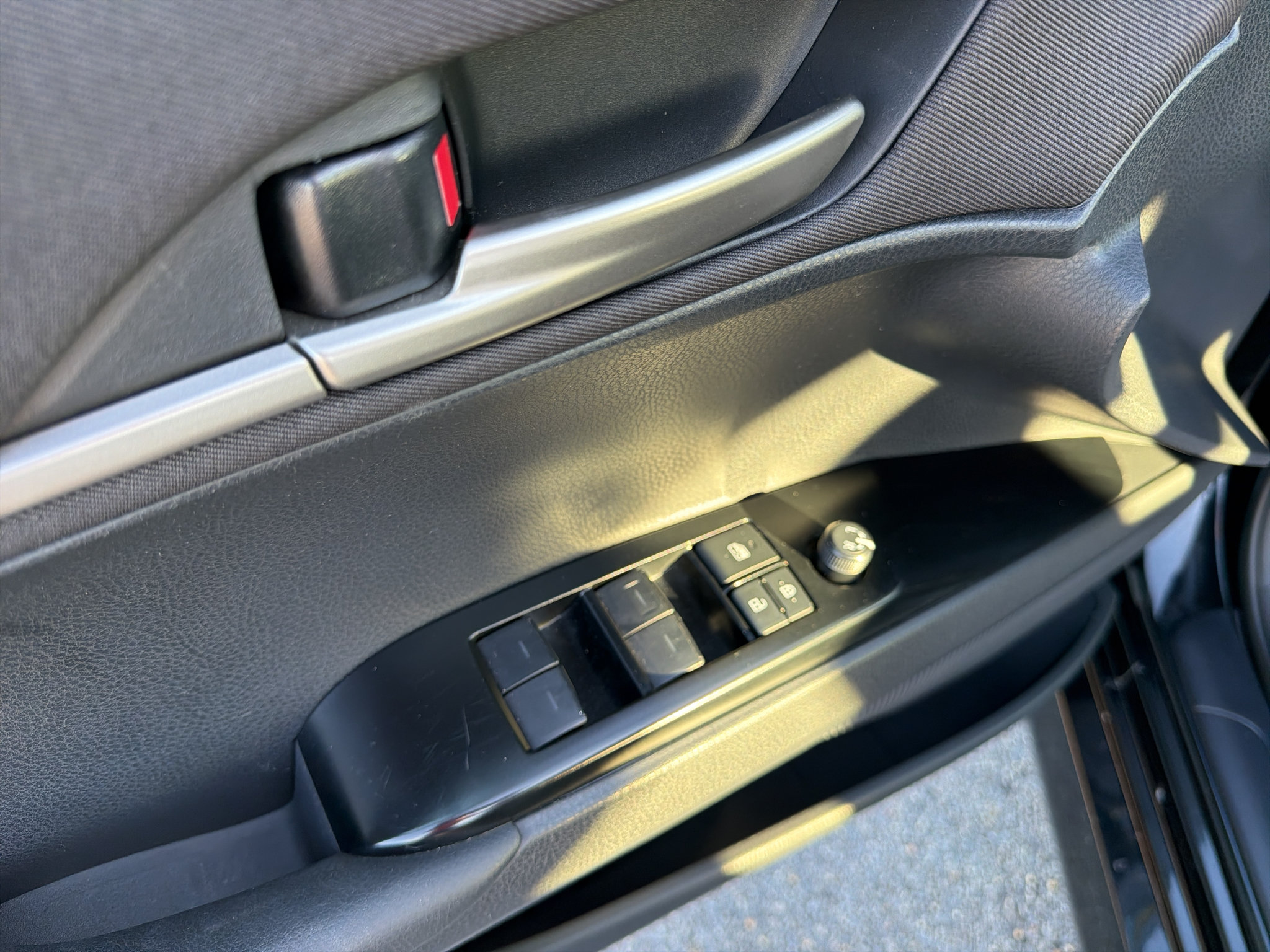 Used 2025 Toyota Camry LE FWD image 16