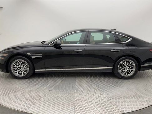 Certified 2025 Genesis G80 2.5T image 5