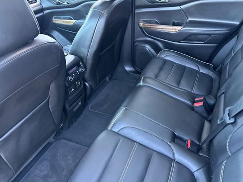 Used 2019 GMC Acadia Denali w/ Technology Package image 4