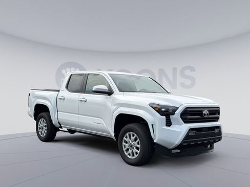 New 2026 Toyota Tacoma SR5 RWD image 5