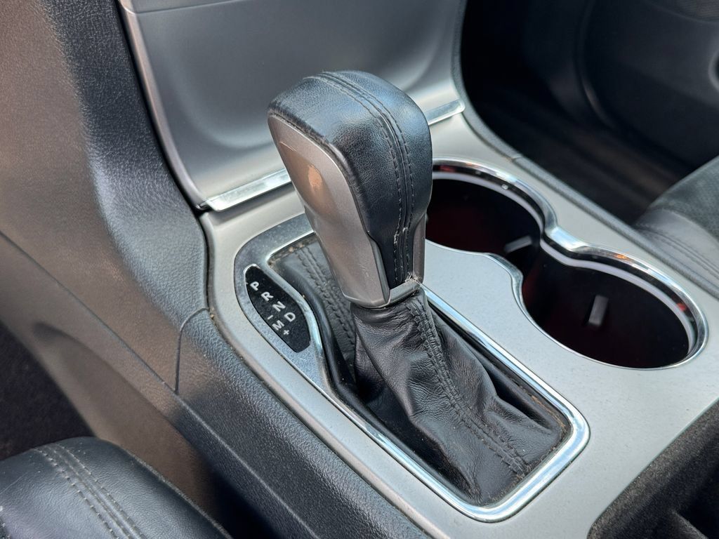 Used 2017 Jeep Grand Cherokee Altitude AWD/4WD image 9