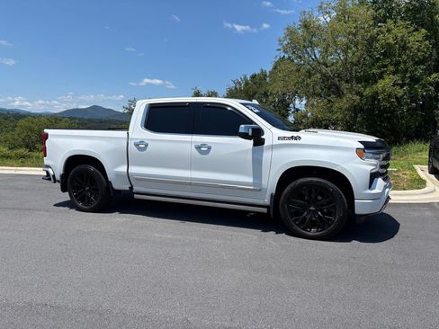 Used 2023 Chevrolet Silverado 1500 High Country w/ High Country Premium Package AWD/4WD image 7